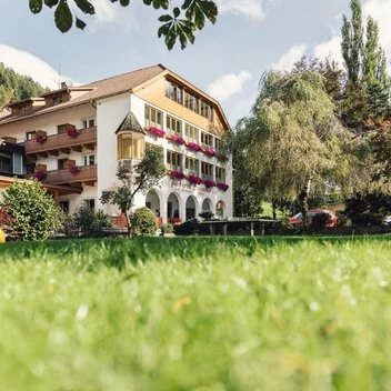 Discover hotels South Tyrol & hotels at Lake Garda